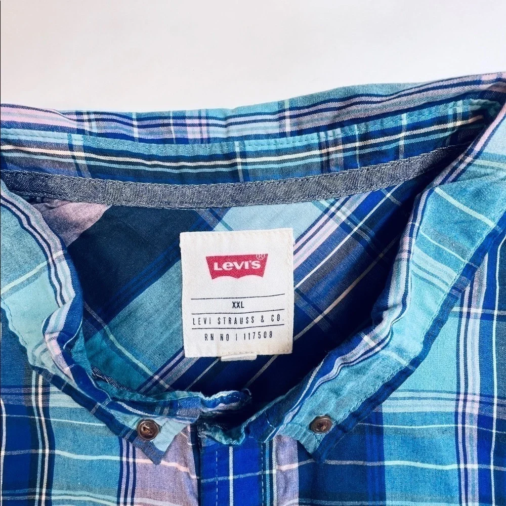 LEVIS Size XXL CASUAL BUTTON DOWN SHORT SLEEVE